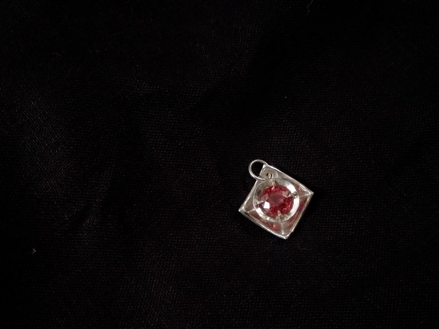 Rosa Touramline Anhänger | 2, 7 Karat Rosa Touramline Anhänger | 2, 7 Karat von DandelionForge