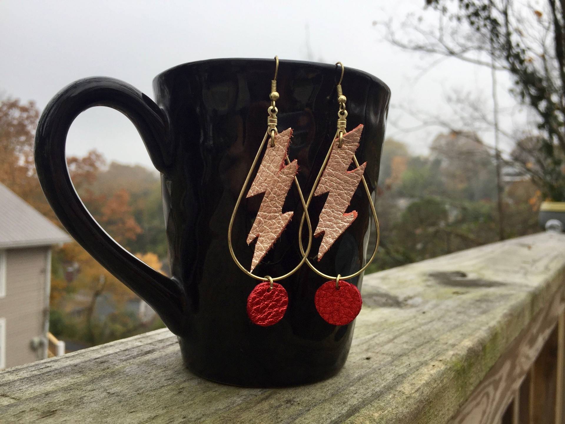 Blitz Lederohrringe von DandelionGoldJewelry