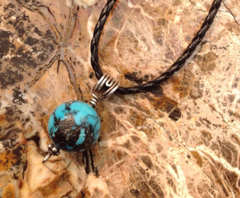 Spinnennetz Türkis Halskette von Dandygem