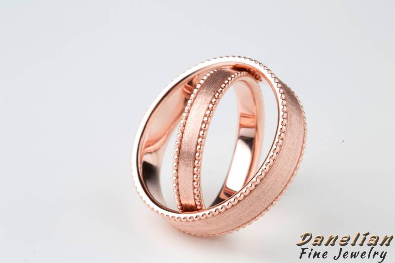 14K Rose Gold Trauring-Set Satinierte, Moderne Paarringe von DanelianJewelry