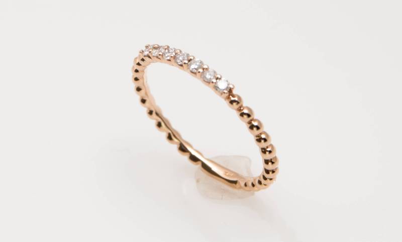 18K Gold Perlen Diamant Band Zierlicher Halb Eternity Ring von DanelianJewelry