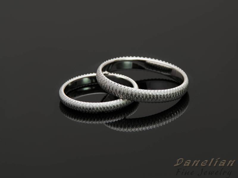 18K Weißgold Strukturierte Ehering Set von DanelianJewelry