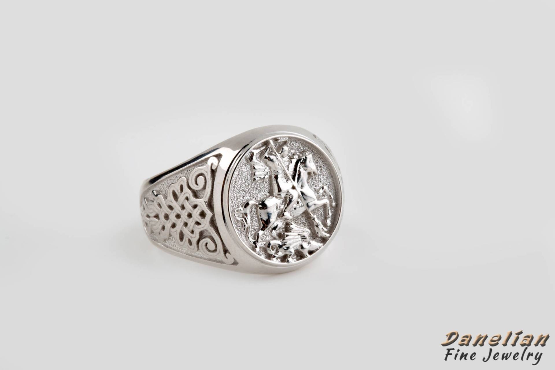 Mann Silber Ring, Siegelring, Sovereign Pinky Saint George Sterling Silber, Amulett Ring Männer, Geschenk Ehemann, Ritter von DanelianJewelry