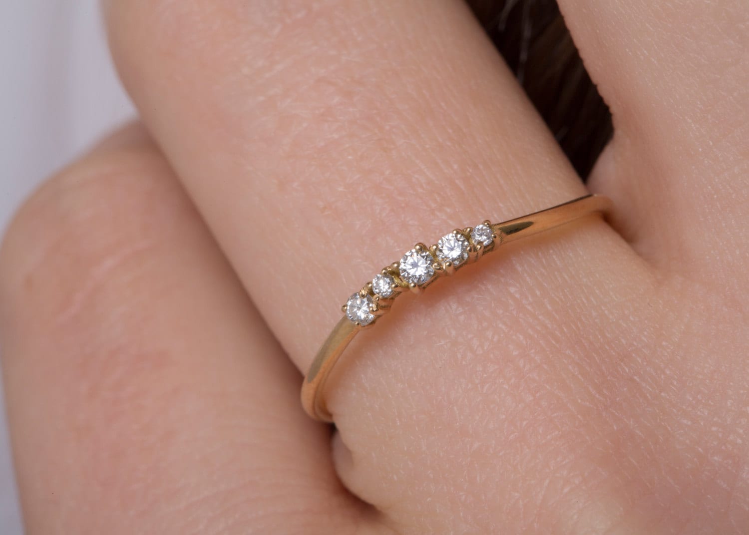 Solider Goldring 14K, Diamantgoldring, 18K Diamantring, Zierlicher Diamantband, Dünner Solid Gold Diamond Band von DanelianJewelry