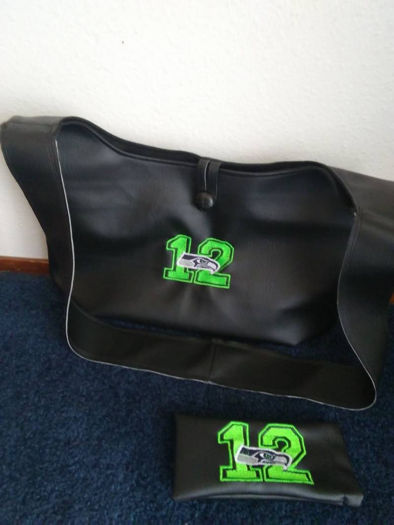 Seahawks Geldbörse Und Sonnenbrillentasche Seahawks Geldbörse Und Sonnenbrillentasche von DaniAnnieCrafts