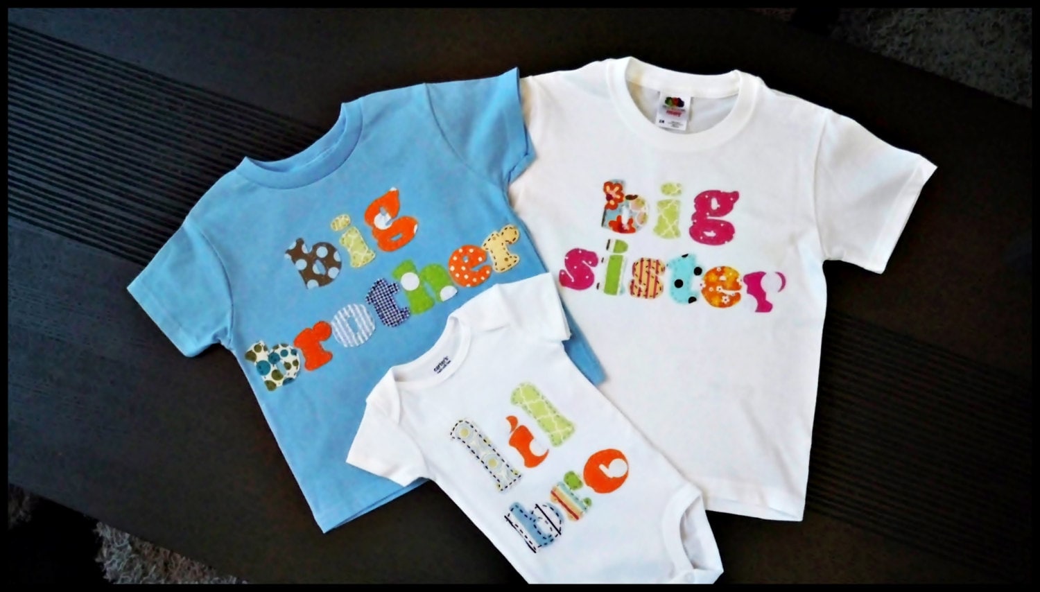Große Mühe T Shirt Große Schwester Und Ein Lil Bro Oder Sis Body Große Mühe T Shirt Große Schwester Und Ein Lil Bro Oder Sis Body von DaniaZahloukStudio