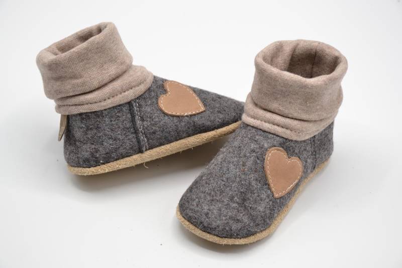 Daniela Nagel - Hausschuhe Für Babys Und Kleinkinder Aus Wollfilz/Bioleder Matti Grau von DanielaNagel