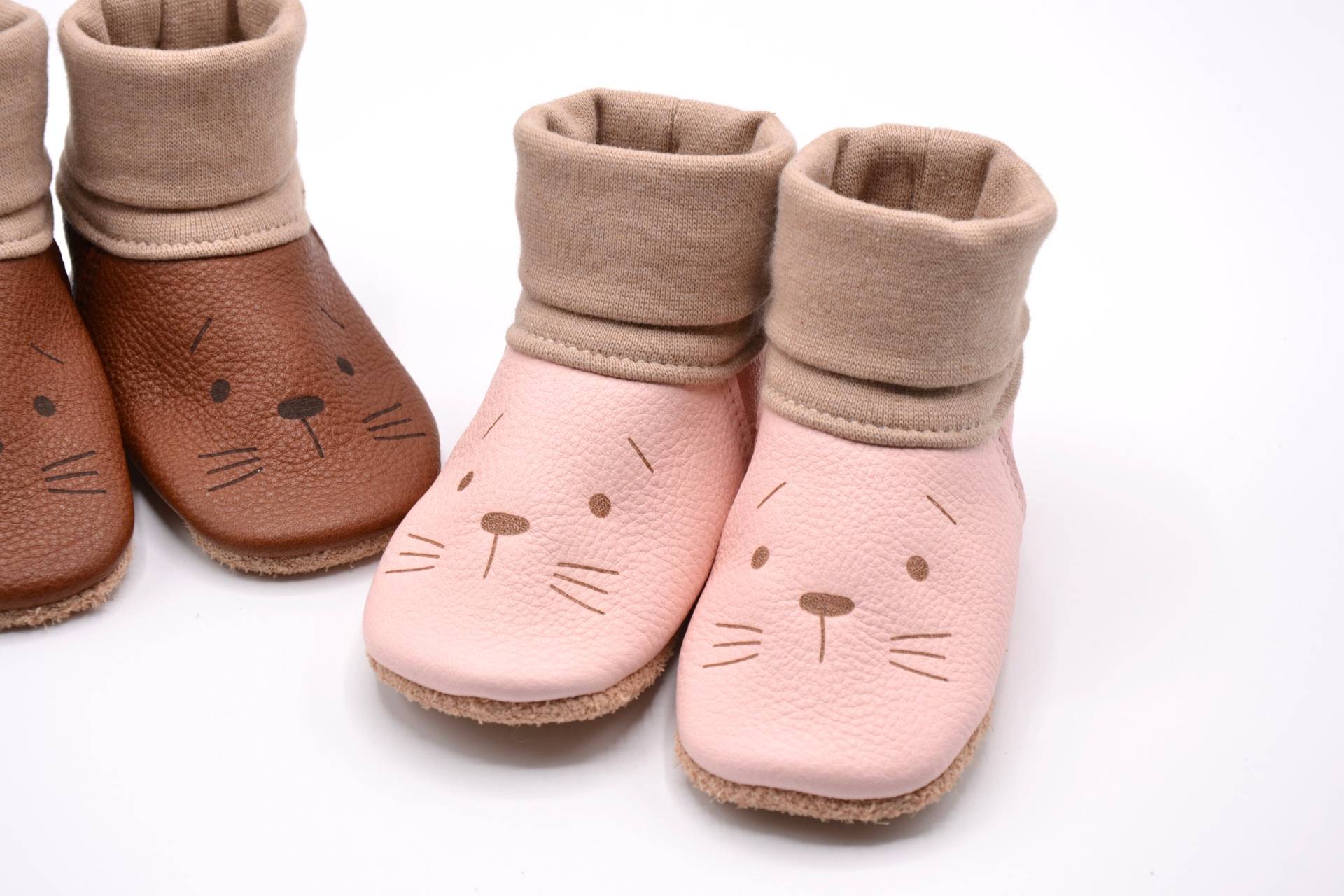 Daniela Nagel - Krabbelschuhe Für Babys Und Kleinkinder Aus Bioleder Modell Katze Daniela Nagel - Krabbelschuhe Für Babys Und Kleinkinder Aus Bioleder Modell Katze von DanielaNagel
