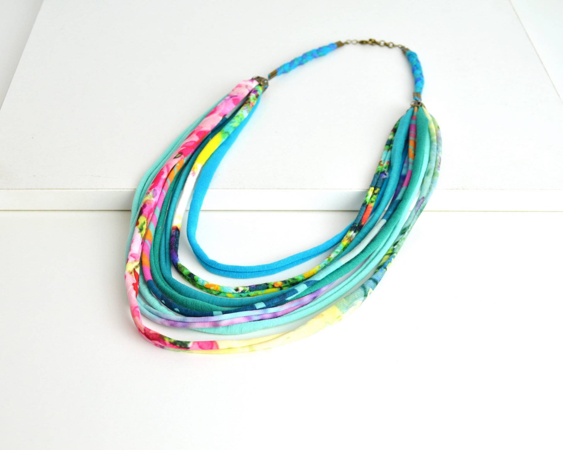 Handgemachte Halskette Aus Stoff, Halskette, Boho-Chic, Originelle Handgemachte Halskette Aus Stoff, Halskette, Boho-Chic, Originelle von DanielabarbieriCo
