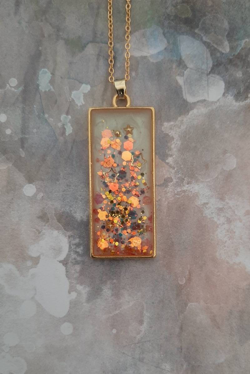 Kettenanhänger Aus Kunstharz von DanielasHarzschmuck