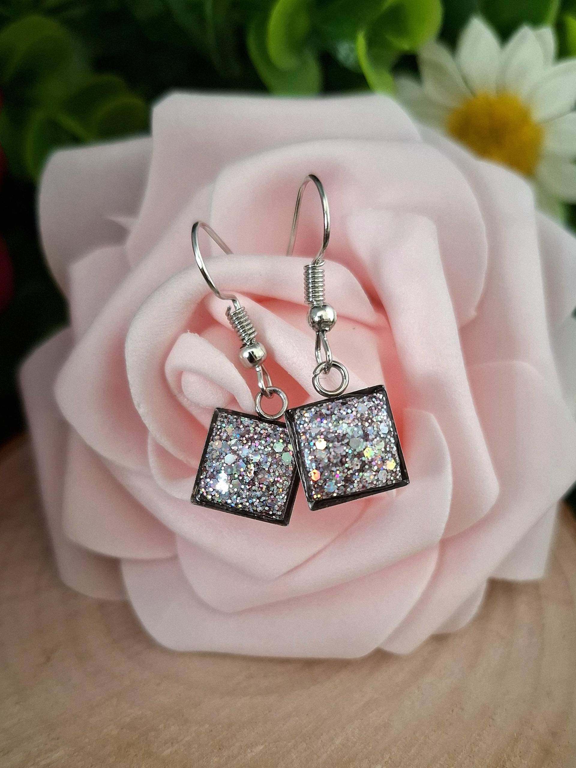 Kleine Ohrringe Aus Kunstharz von DanielasHarzschmuck