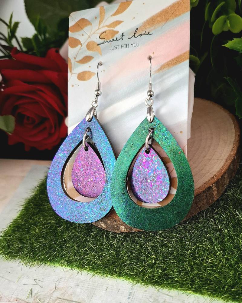 Ohrringe Aus Kunstharz Mit Farbwechsel von DanielasHarzschmuck