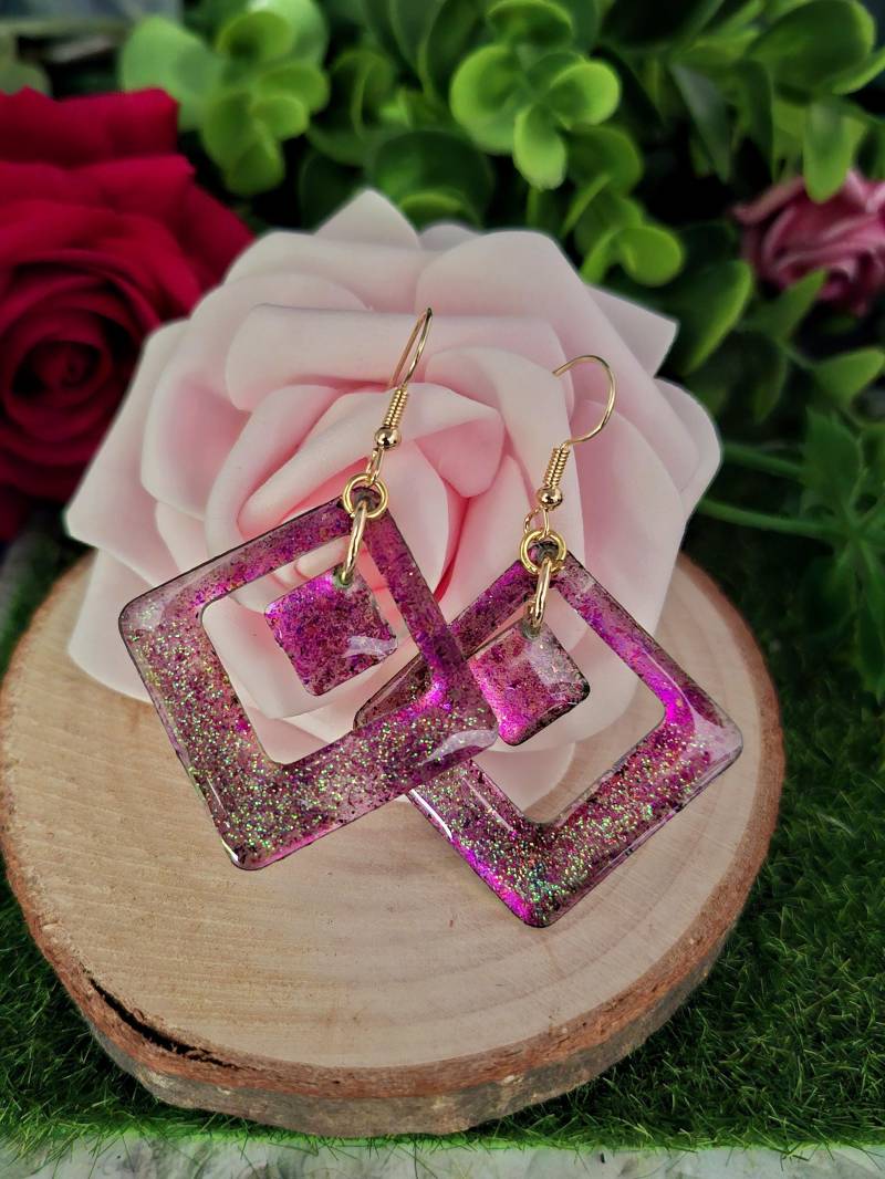 Ohrringe Aus Kunstharz Mit Farbwechsel von DanielasHarzschmuck