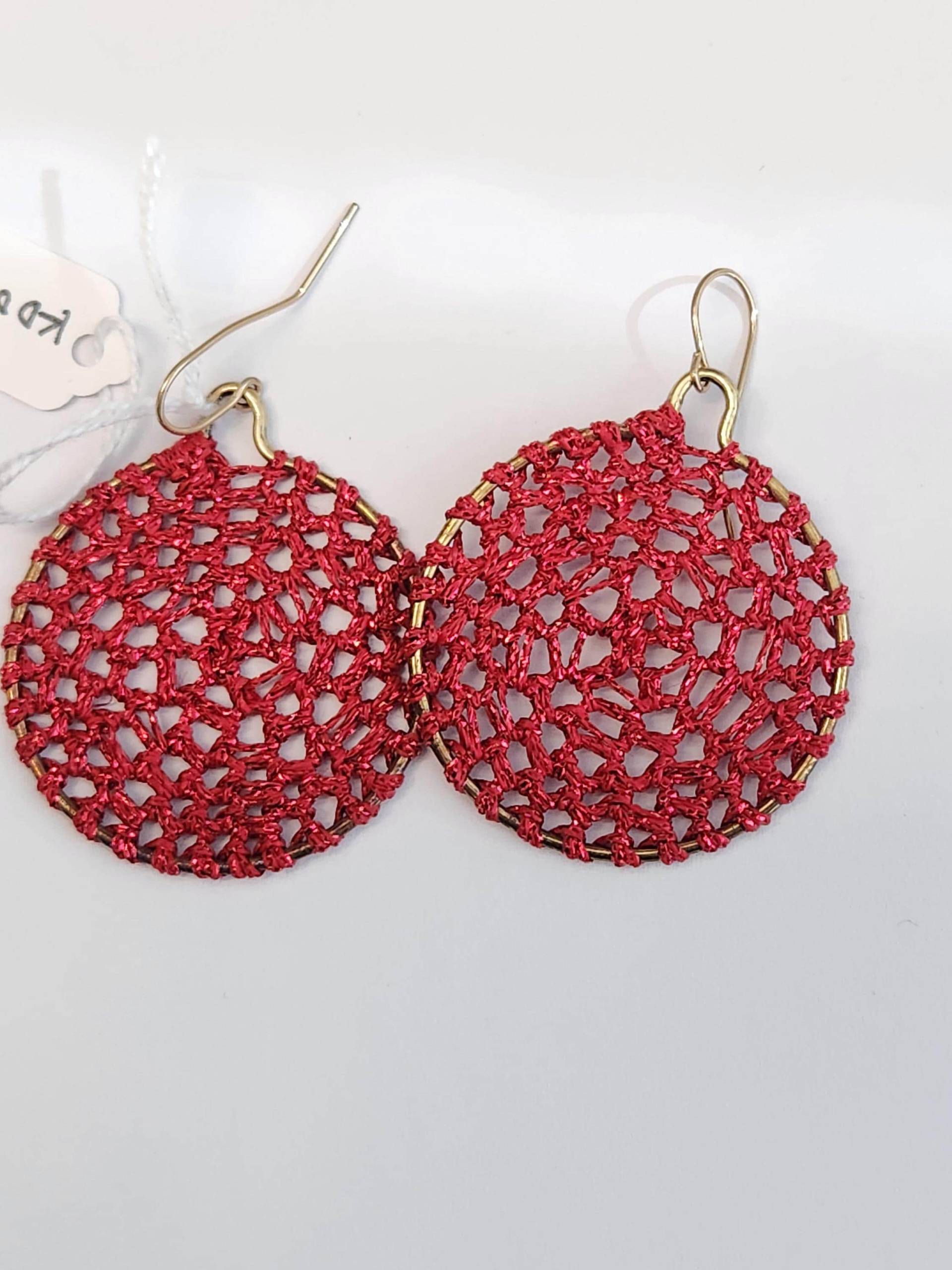 Handgemachte Sterling Silber Ohrringe Rot Gestrickt Lurex-Schnur-Dangles Made in Israel Handgemachte Sterling Silber Ohrringe Rot Gestrickt Lurex-Schnur-Dangles Made in Israel von DaniellesCollection