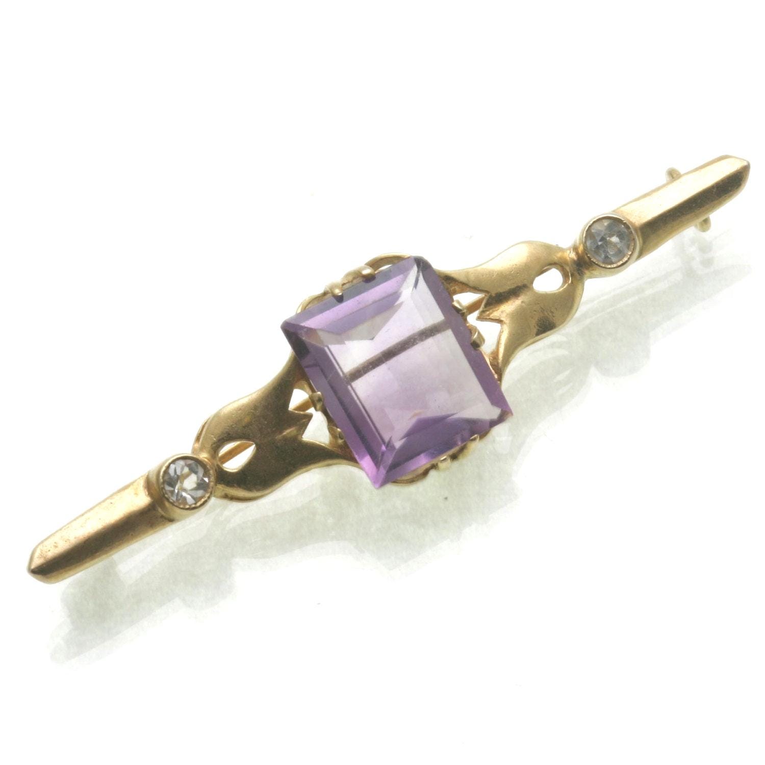 Vintage 21K Gelb Gold Lila Amethyst Cubic Zirconia Brosche Pin Nachlass Vintage 21K Gelb Gold Lila Amethyst Cubic Zirconia Brosche Pin Nachlass von DaniellesCollection