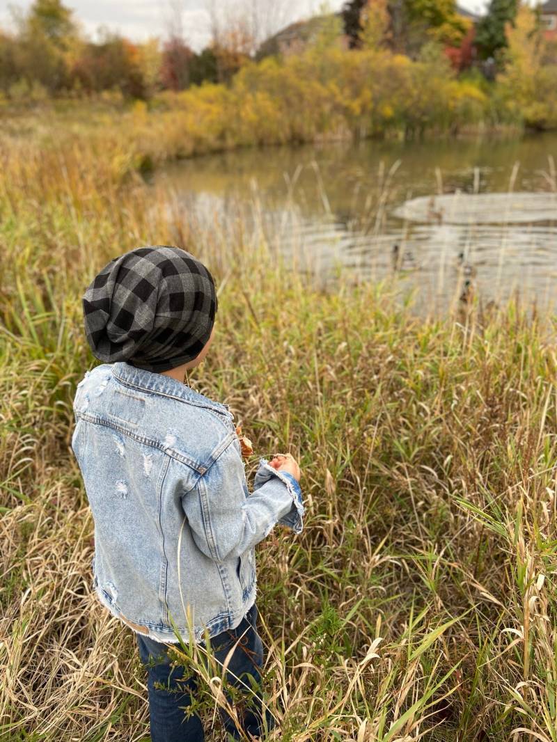 Kindermütze/ Kindermütze/Moderne Beanie - Schwarz & Grau Karo von DanielsThreadz