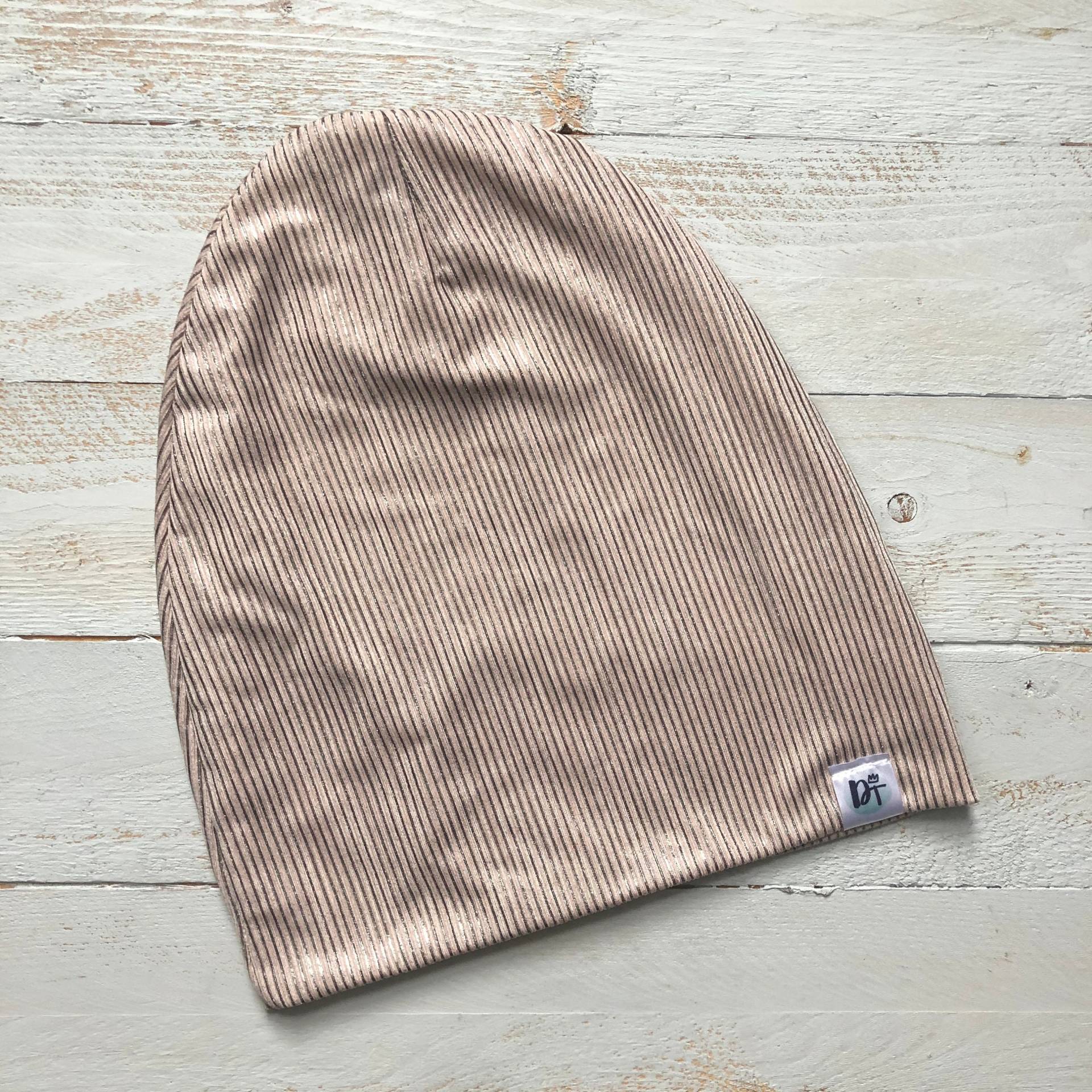 Slouch Beanie/ Babymütze/ Babymütze/ Tiermütze/ Goldmütze/ Goldfarbene Slouchymütze/Moderne Beanie - Gold Streifen von DanielsThreadz