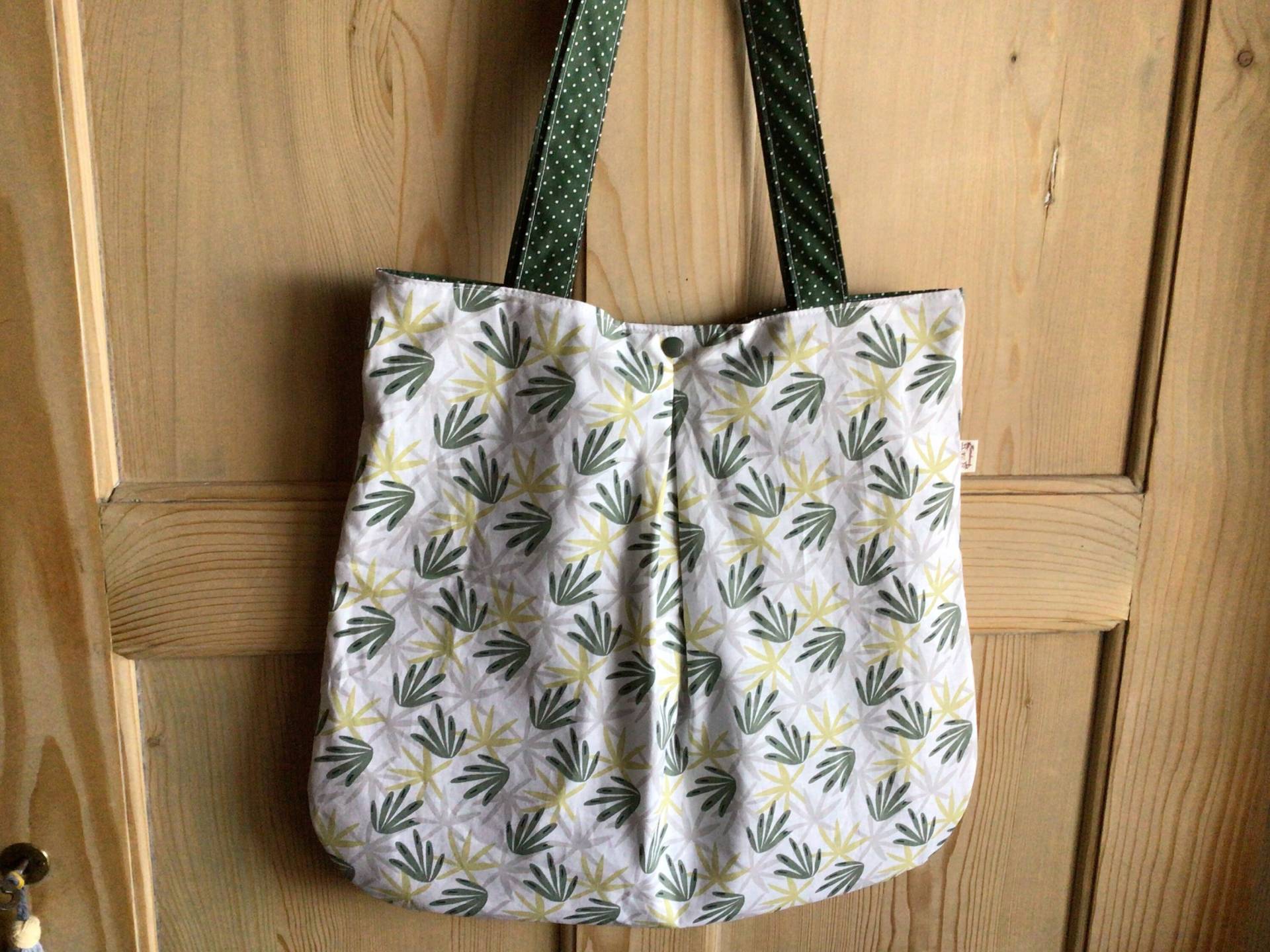 Einkaufsshopper Einzelstück Shopper Stofftasche Stoffbeutel Nachhaltig Einkaufsshopper Einzelstück Shopper Stofftasche Stoffbeutel Nachhaltig von DanimadiDesign