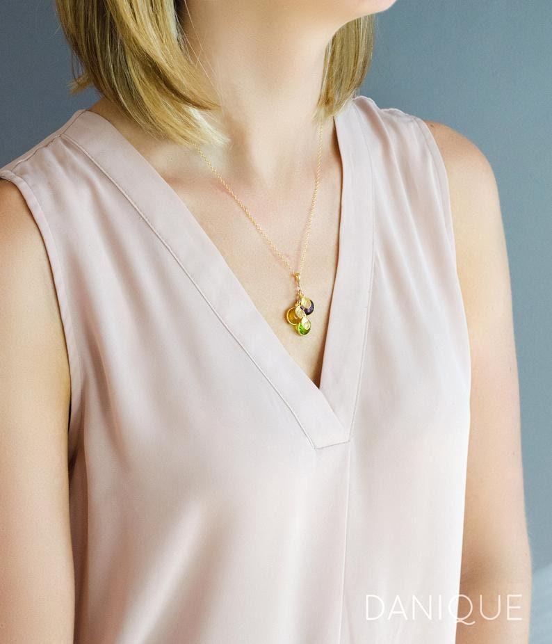 Personalisierte Mutter-Halskette Mit Geburtsstein in Gold, Individuelle Familien-Halskette Für Oma, Geburtsstein-Halskette Mutter, Geschenk von DaniqueCollection