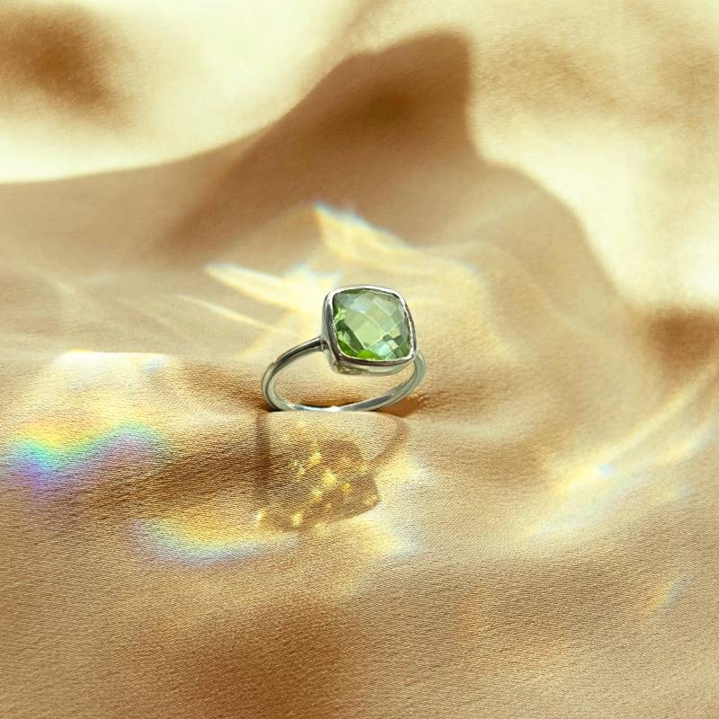 Grüner Amethyst Ring - Edelstein Stapelring Sterling Silber Pillow Cut Ring, Februar Birthstone Weihnachtsgeschenk von DaniqueJewelry