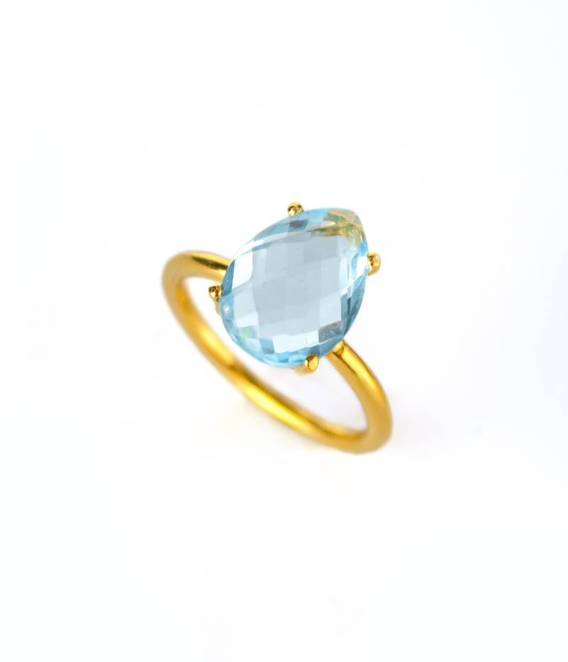Himmelblau Schweizer Topas Ring Prong Set Teardrop Blauer Edelstein 925Er Silber Oder Vergoldetes Gold Dezember Birthstone Weihnachtsgeschenk Für Sie von DaniqueJewelry