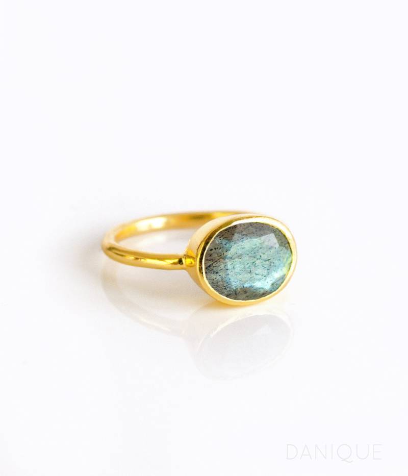 Labradorit Ring Trendy Blauer Edelstein Für Frauen Stapeln Oval Sterling Silber Oder Gold Vermeil Schmuck Geschenk Labradorit Ring Trendy Blauer Edelstein Für Frauen Stapeln Oval Sterling Silber Oder Gold Vermeil Schmuck Geschenk von DaniqueJewelry