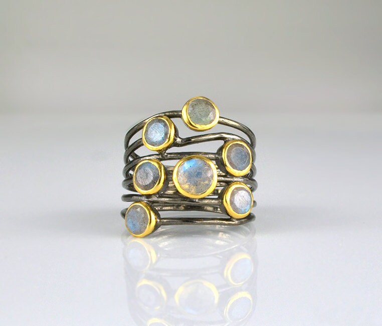 Multistein Labradorit Ring, Gemischte Metallring, Lünette Edelstein Schmuck, Boho Einzigartige Ring von DaniqueJewelry