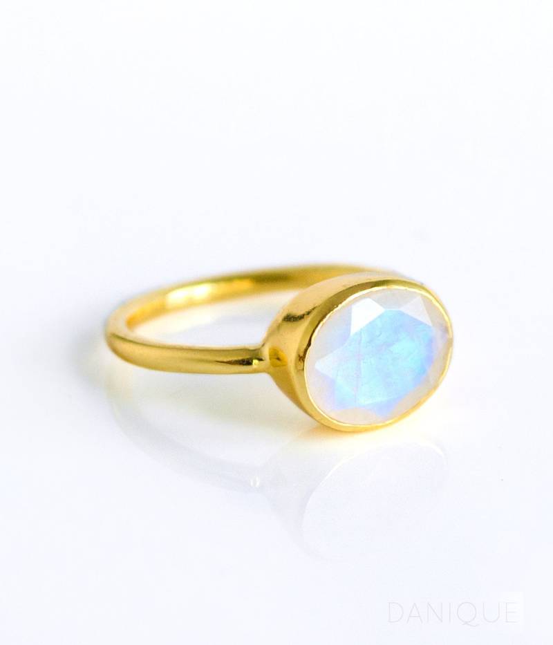 Natürlicher Regenbogen Mondstein Ring Oval Juni Geburtsstein Schmuck Für Brautjungfern Geburtstagsgeschenk Sie von DaniqueJewelry