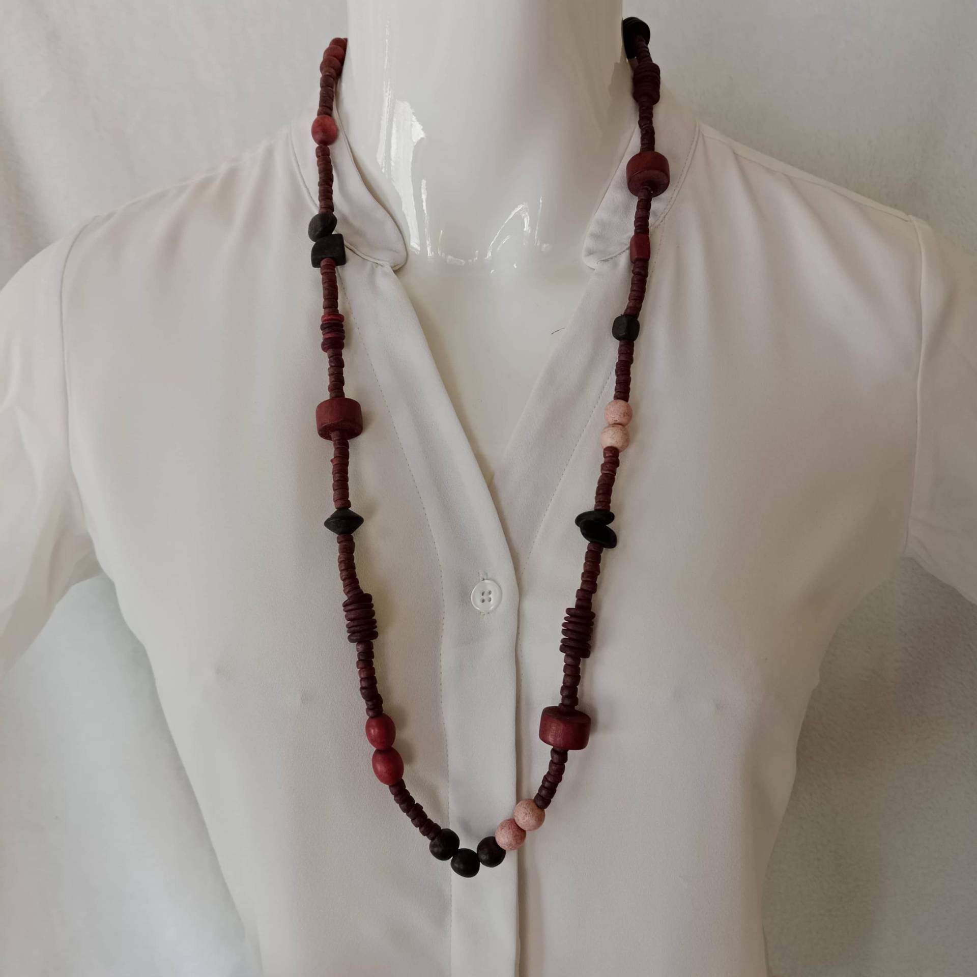 Vintage Halskette Aus Holzperlen in Naturfarben Lange Kette Perlen Holz Für Frauen Boho Hippie Goa Ibiza Modeschmuck Erdfarben Unisex Vintage Halskette Aus Holzperlen in Naturfarben Lange Kette Perlen Holz Für Frauen Boho Hippie Goa Ibiza Modeschmuck Erdfarben Unisex von DanisZauberladen