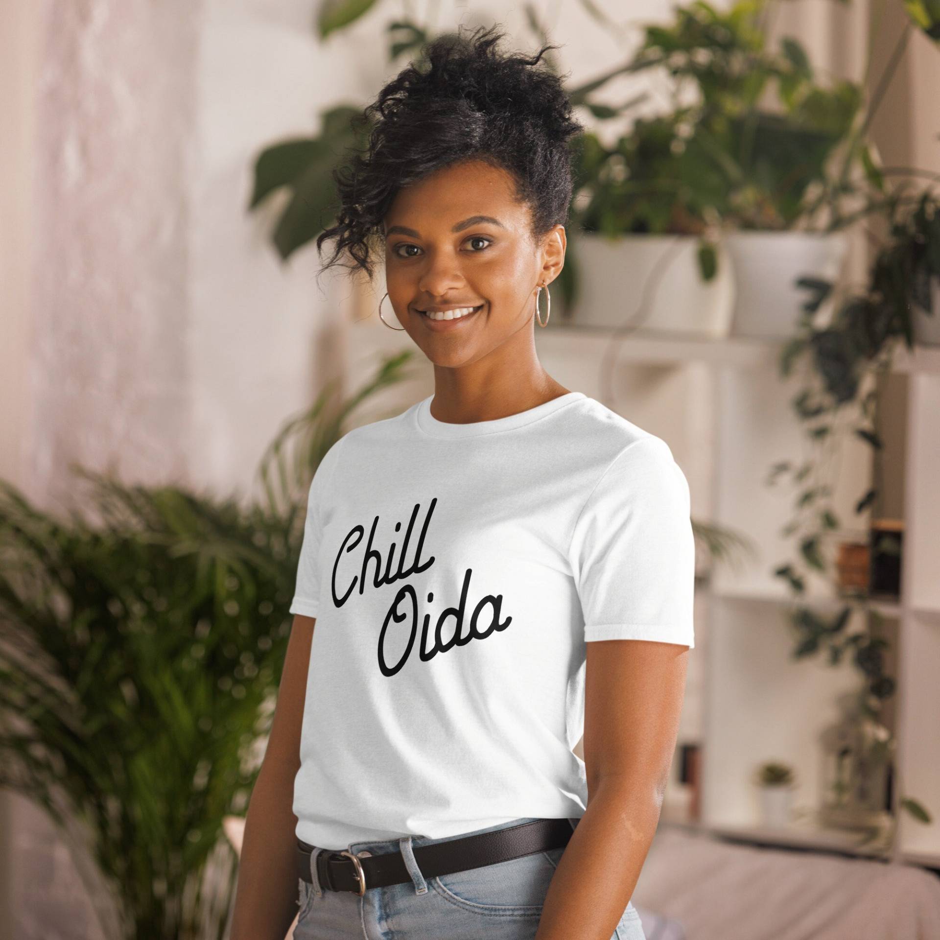 Chill Oida - Kurzärmeliges Unisex-T-Shirt von DankeServas