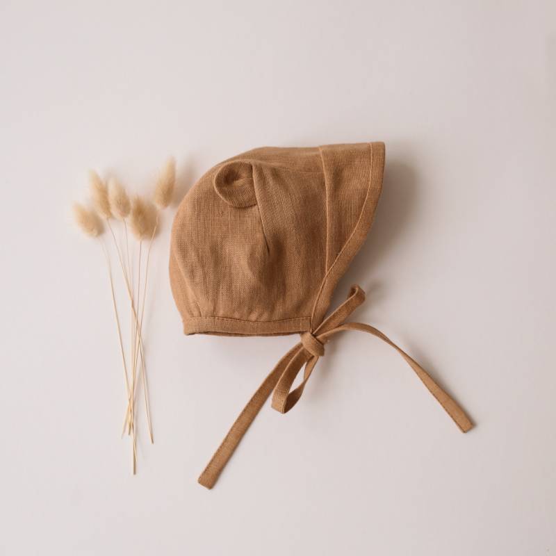 Baby Leinen Bärenmütze | Farbe Latte Baby Leinen Bärenmütze | Farbe Latte von DannieandLilou