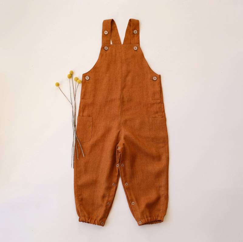 Leinen Latzhose Mit Knopfleiste, Overall Aus Gebranntem Orangefarbenem von DannieandLilou