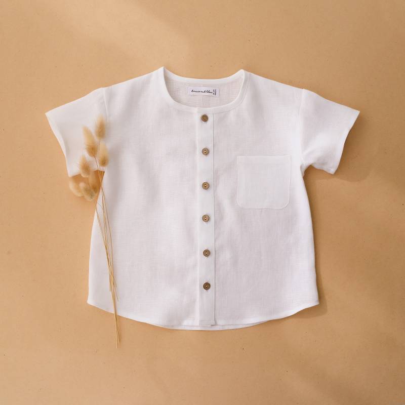 Ringträger-Shirt, Weißes Leinen Jungen-Hochzeits-Outfit, Kurzarmhemd Mit Knöpfen Und Tasche von DannieandLilou