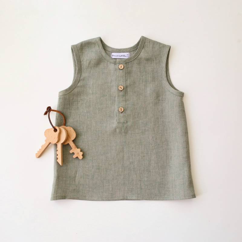 Kinder Leinen Tank Top | Farbe Green Smoke von DannieandLilou