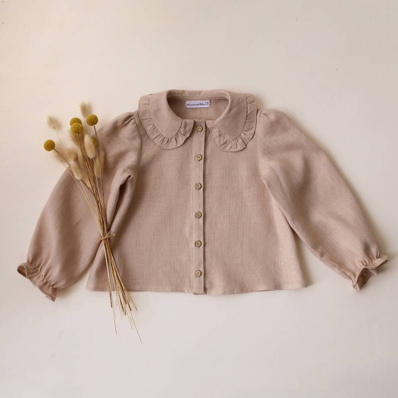 Langarm Rüschenkragen Knopfleiste Bluse Für Mädchen Aus Beige Leinen von DannieandLilou