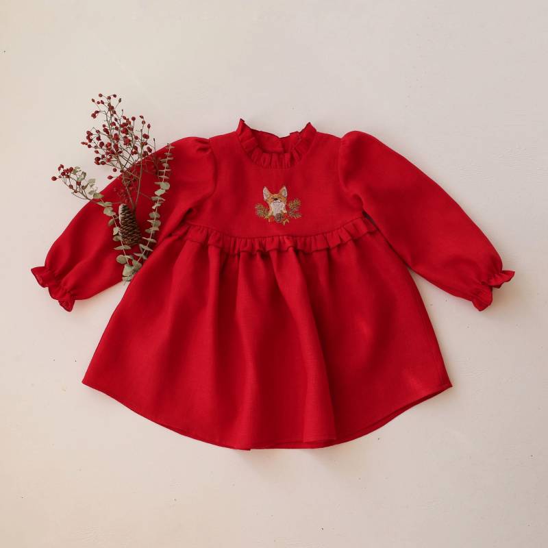 Mädchen Weihnachtskleid Aus Scharlachrotem Leinen Mit "Weihnachtsfuchs" Stickerei von DannieandLilou