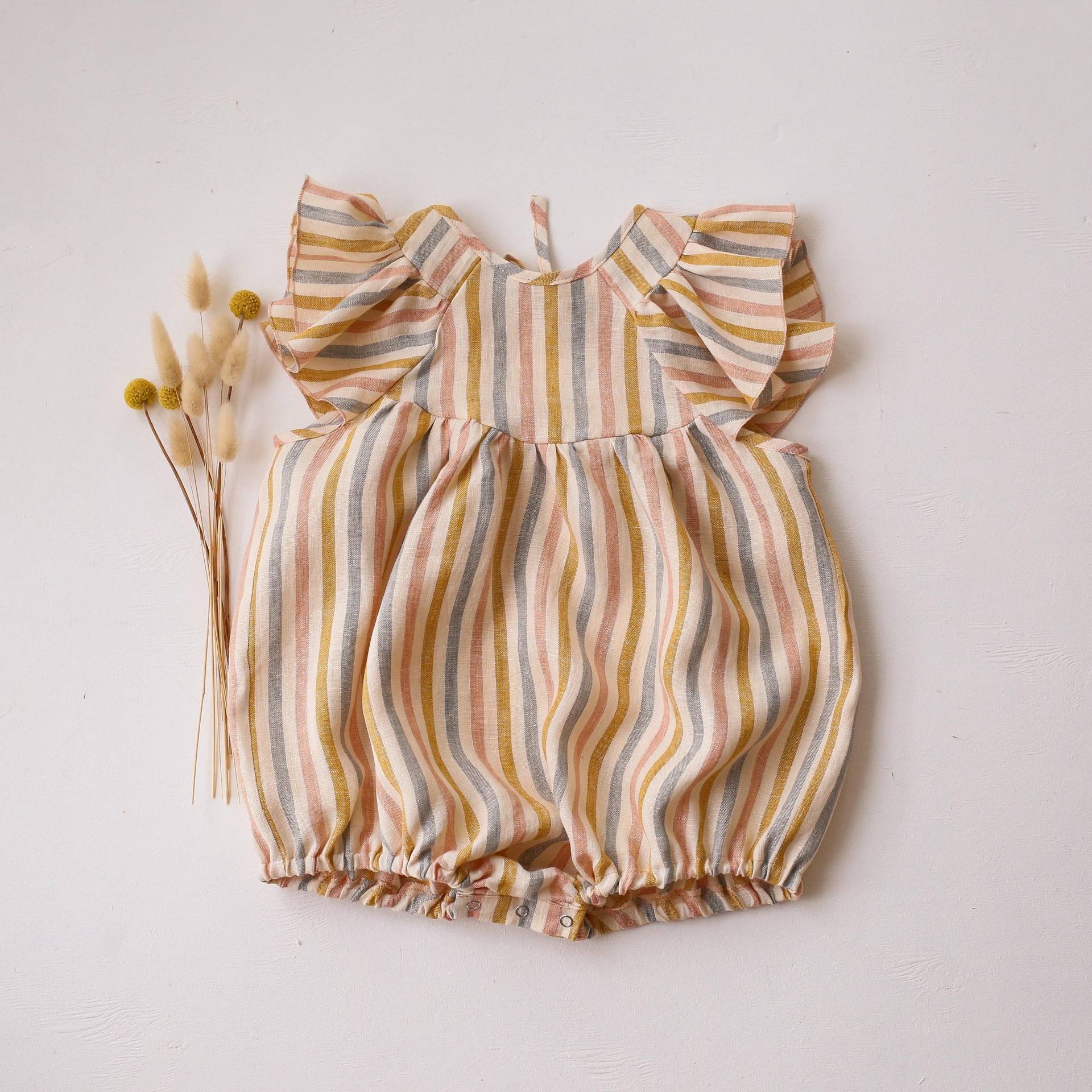 Regenbogen Leinen Flutter Ärmel Krawatte Zurück Bubble Playsuit von DannieandLilou