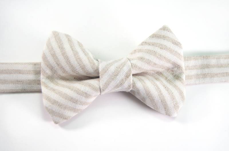 Beige Streifen Fliege, Beige Gestreiften Bräune Leinen Braune Und Weiße Herren Kinder Baby-Fliege von DapperGent