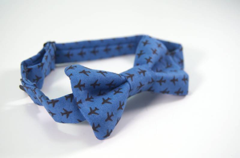 Flugzeug-Bogen-Krawatte, Junge Kinder Blaue Luftfahrt Bogen-Krawatte, Pilotengeschenk, Pilotenbogen-Krawatte von DapperGent