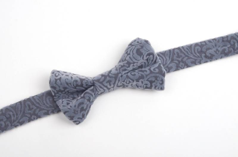 Grau Samt Fliege, Grauen Blättern Ring-Träger-Fliege, Jungen-Accessoires, Kleinkind-Fliege, Graue Kinder Weiche Krawatte von DapperGent