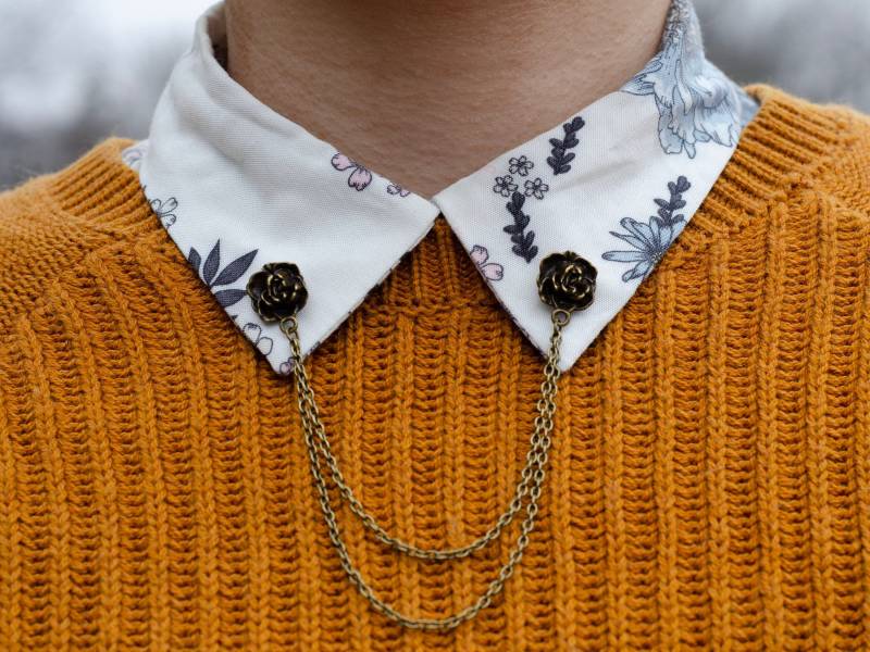 Bronze Rose Blume Kragen Kette/ Cardigan Clip Bronze Rose Blume Kragen Kette/ Cardigan Clip von DapperandSwag