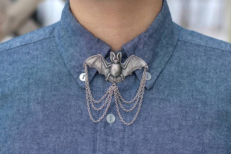 Fledermaus Pin/ Krawattennadel - Silber, Bronze Oder Gold von DapperandSwag