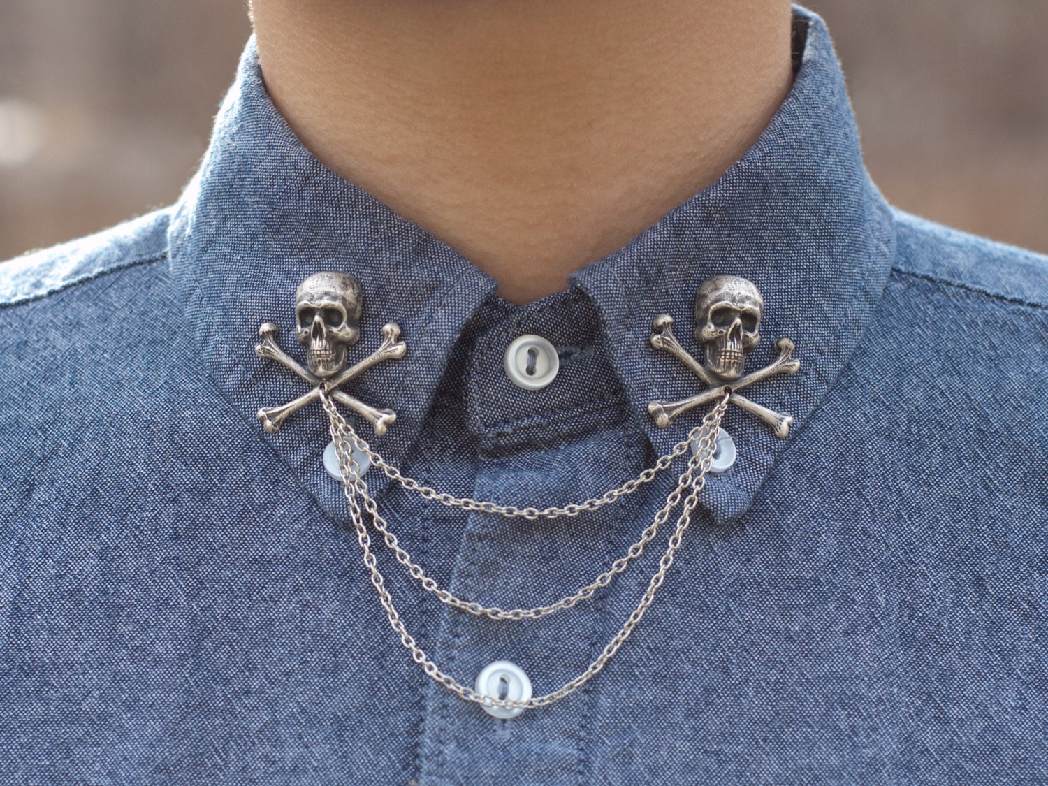 Silber Totenkopf Kragen Kette/ Cardigan Clip Silber Totenkopf Kragen Kette/ Cardigan Clip von DapperandSwag