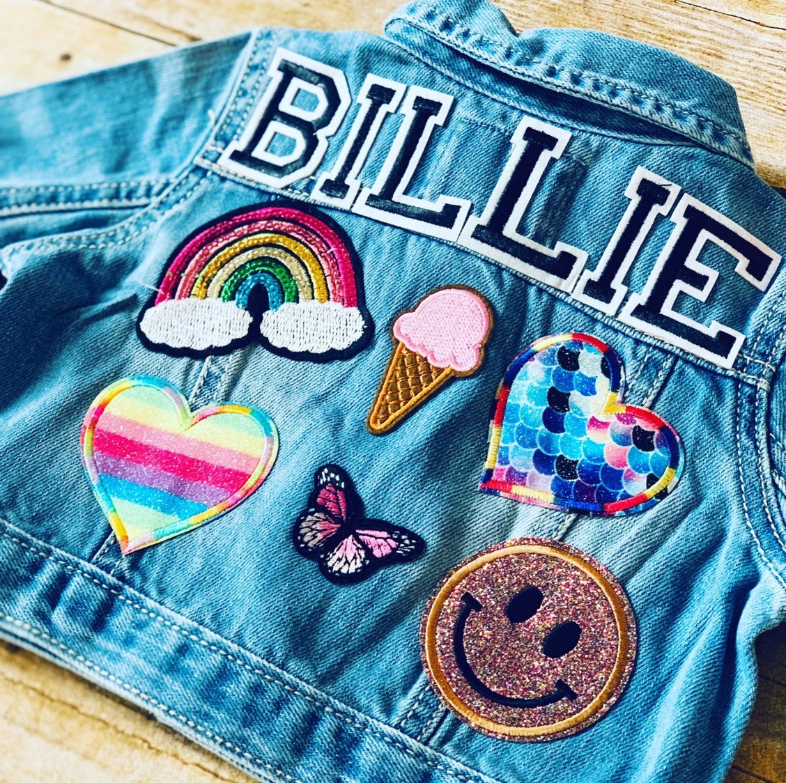 Personalisierte Baby-Jeansjacke | Hand Genähte Patches, Benutzerdefinierte Varsity Name Patch von DarazTots