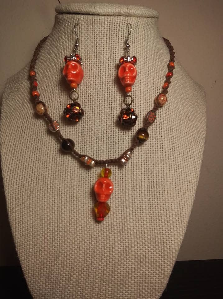 Bunte Schädel Hanf Halskette, Armband Und Ohrringe Sets von DarceVaderEmporium