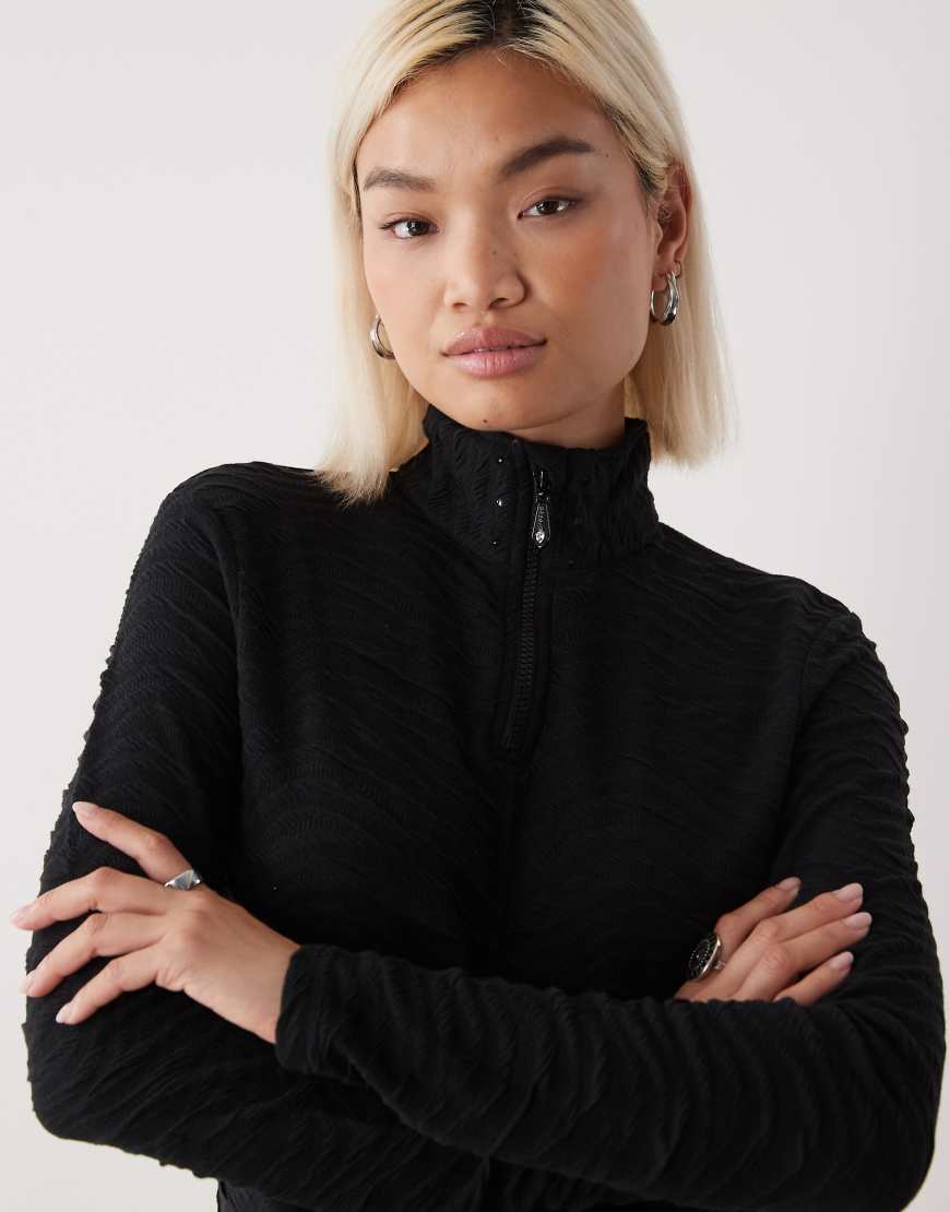 Dare 2b - Glamourize III - Midlayer-Oberteil in Schwarz von Dare 2b