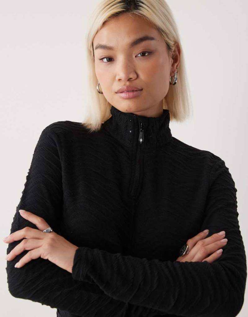 Dare 2b - Glamourize III - Midlayer-Oberteil in Schwarz von Dare 2b