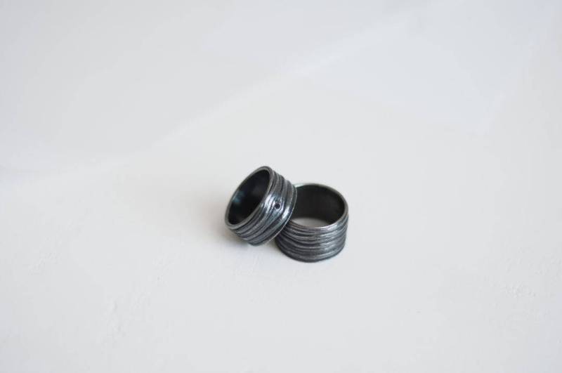 Silberring Ahornrinde Einzigartiger Gothic Ehering von DariJewellery