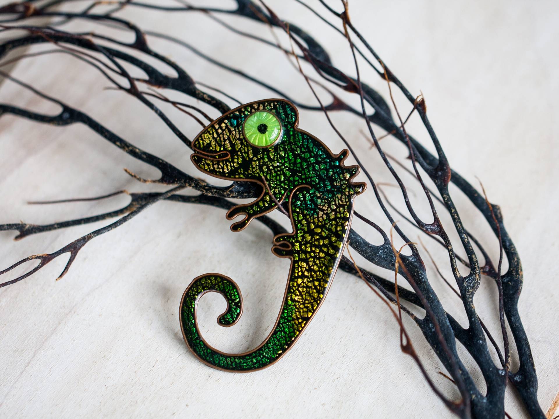 Tier Schmuck - Smaragd Grün Chamäleon Brosche von Dariami