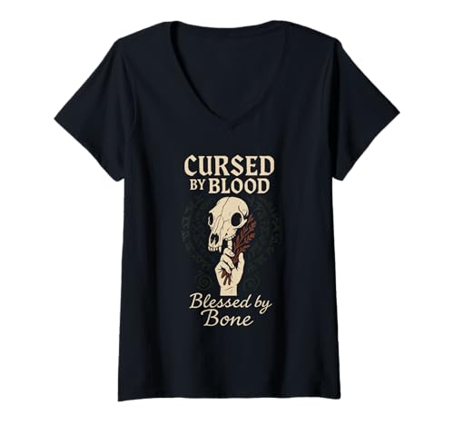 Damen Baba Yaga Slawische heidnische Folklore Hexe des Waldes Waldes T-Shirt mit V-Ausschnitt Damen Baba Yaga Slawische heidnische Folklore Hexe des Waldes Waldes T-Shirt mit V-Ausschnitt von Dark Cottagecore Pagan Mystic Slavic Aesthetic